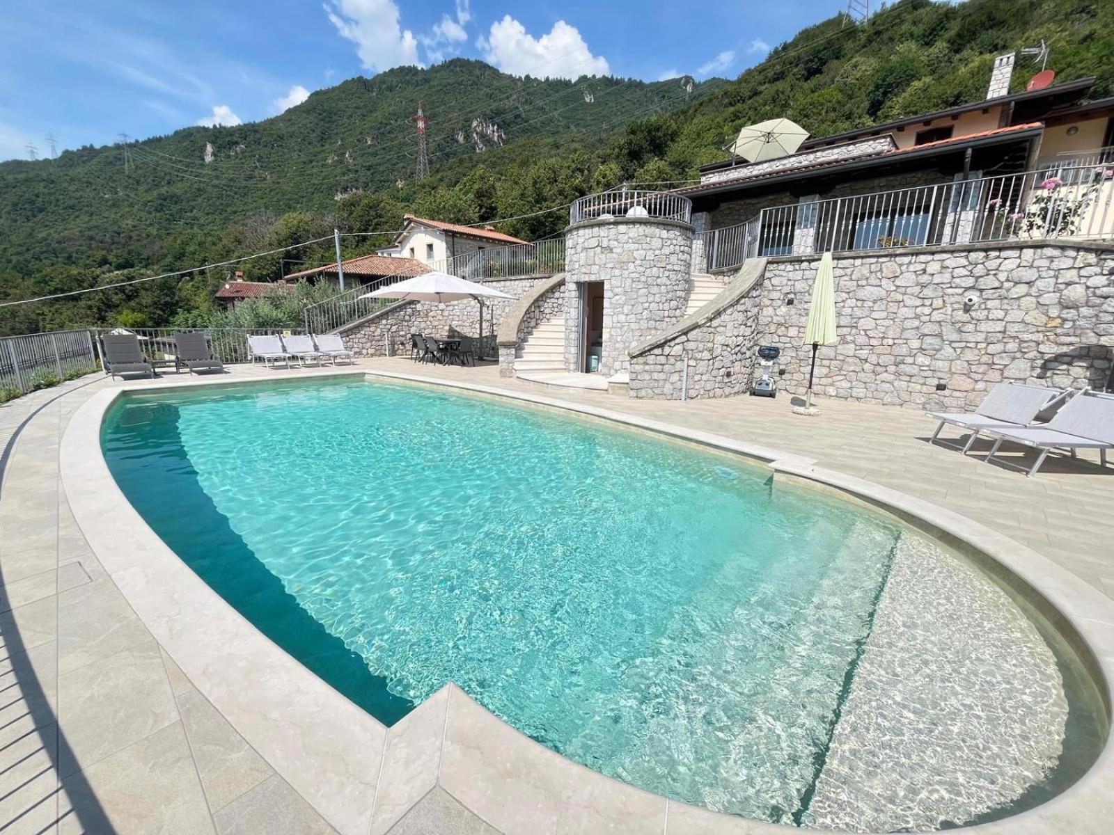 Il Bacio Del Sole Apartment Lovere Exterior foto
